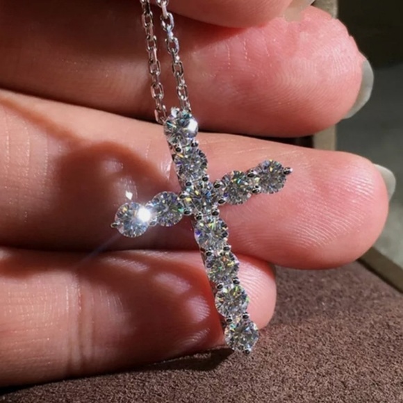 New 925 Sterling Large Diamond Cross Necklace - Picture 6 of 9